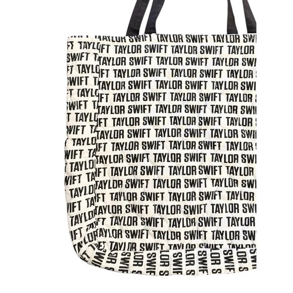 Rare Taylor Swift Large Black & White Quilted Tote Weekender Bag - Picture 3 of 6